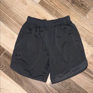 Under Armor LG Men's Gray Athletic Shorts EUC
